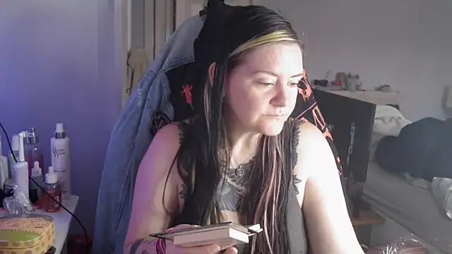 Snapshot of AureliaXOX chatting on September 26, 2025, 8:32 am AureliaXOX online show from September 26, 2025, 8:32 am