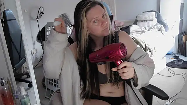 Snapshot of AureliaXOX chatting on March 14, 2025, 10:29 am AureliaXOX online show from March 14, 2025, 10:29 am