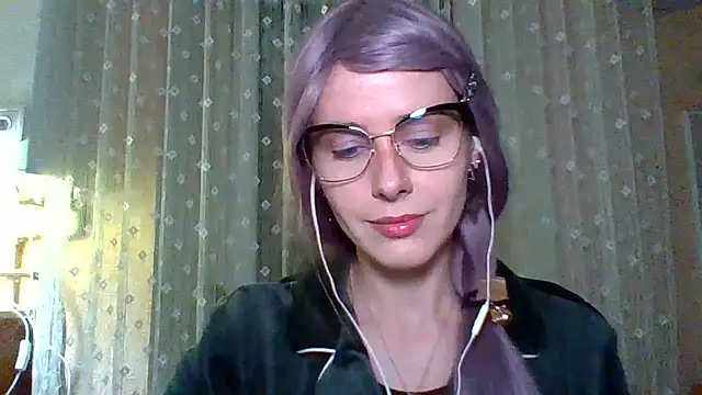 LuminousLady online show from February 12, 2025, 8:18 pm