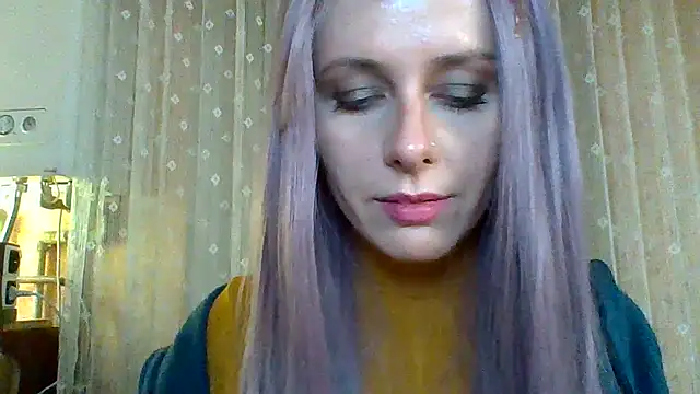 LuminousLady online show from February 18, 2025, 10:36 pm