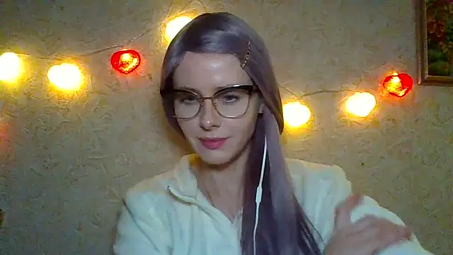 LuminousLady online show from February 14, 2025, 4:26 am