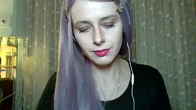 LuminousLady online show from February 26, 2025, 7:32 pm
