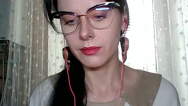 Snapshot of LuminousLady chatting on September 20, 2025, 7:57 am LuminousLady online show from September 20, 2025, 7:57 am