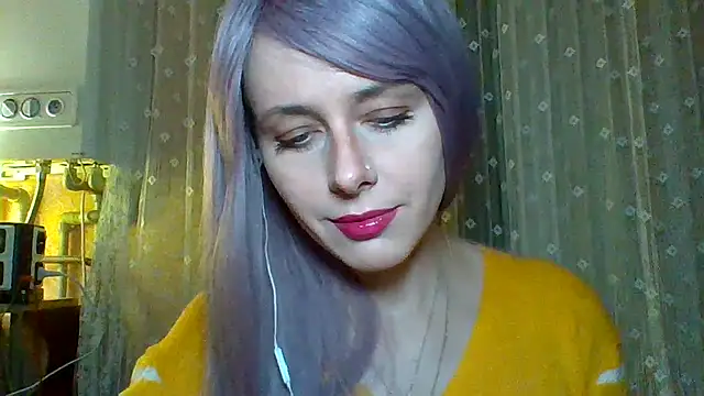 LuminousLady online show from February 24, 2025, 5:53 pm