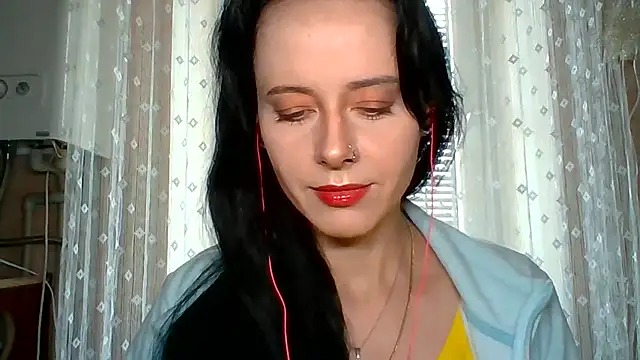 Snapshot of LuminousLady chatting on September 21, 2025, 7:13 am LuminousLady online show from September 21, 2025, 7:13 am