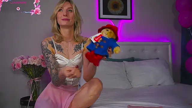 Snapshot of LeaCox_ chatting on October 23, 2025, 8:02 am LeaCox  online show from October 23, 2025, 8:02 am