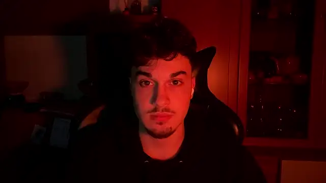 Snapshot of NaplesGuy04 chatting on February 23, 2025, 11:04 pm NaplesGuy04 online show from February 23, 2025, 11:04 pm