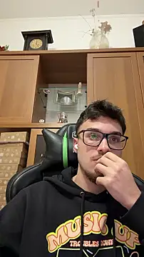 Snapshot of NaplesGuy04 chatting on January 15, 2026, 4:10 pm NaplesGuy04 online show from January 15, 2026, 4:10 pm