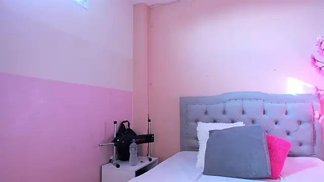 littletammy4u  online show from November 8, 2025, 12:20 pm