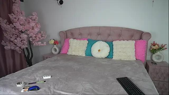 Snapshot of emma_goodess_ chatting on October 8, 2025, 10:54 pm emma goodess  online show from October 8, 2025, 10:54 pm