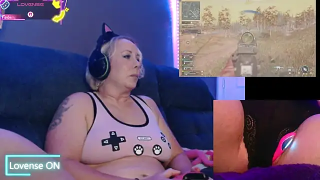 Snapshot of Trixiekittycutie chatting on September 28, 2025, 1:23 am Trixiekittycutie online show from September 28, 2025, 1:23 am