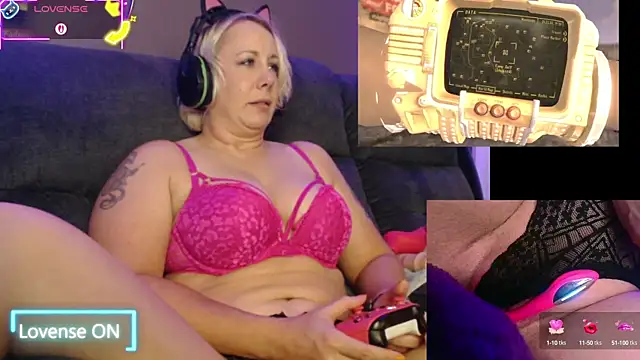 Snapshot of Trixiekittycutie chatting on September 29, 2025, 5:51 pm Trixiekittycutie online show from September 29, 2025, 5:51 pm