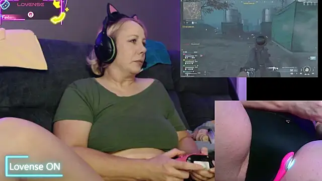 Snapshot of Trixiekittycutie chatting on October 11, 2025, 1:17 am Trixiekittycutie online show from October 11, 2025, 1:17 am