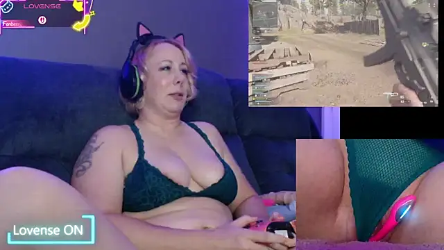 Snapshot of Trixiekittycutie chatting on October 5, 2025, 12:23 am Trixiekittycutie online show from October 5, 2025, 12:23 am