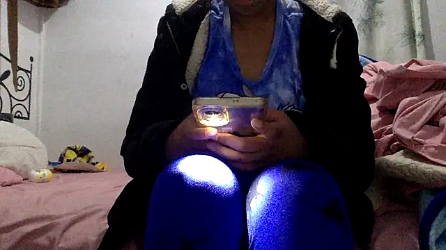 sharonlopez9611 online show from November 29, 2025, 2:55 am