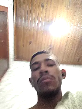 Snapshot of Mineirinho043 chatting on March 17, 2025, 2:45 pm Mineirinho043 online show from March 17, 2025, 2:45 pm