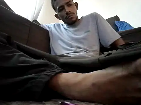 Snapshot of Mineirinho043 chatting on March 20, 2025, 7:14 pm Mineirinho043 online show from March 20, 2025, 7:14 pm