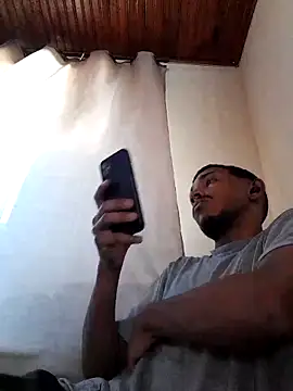 Snapshot of Mineirinho043 chatting on March 20, 2025, 1:48 pm Mineirinho043 online show from March 20, 2025, 1:48 pm