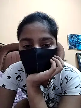 fuungirl38 online show from April 12, 2026, 4:43 pm