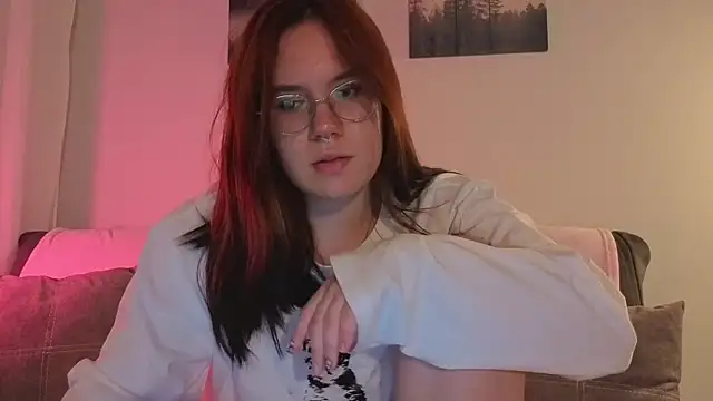 Mia Luw online show from July 22, 2026, 4:09 pm
