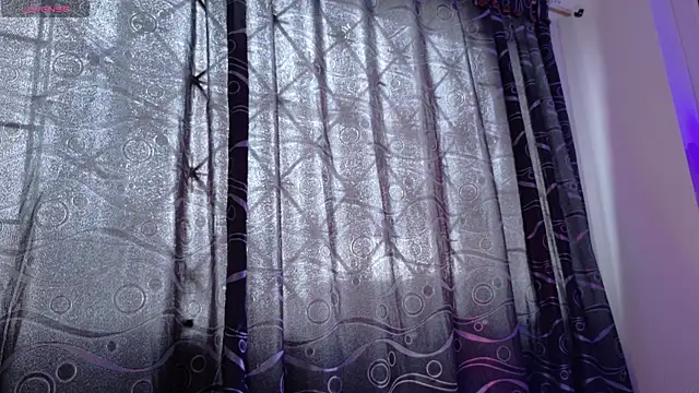 Snapshot of Alektra_bryce chatting on October 31, 2025, 12:46 pm Alektra bryce online show from October 31, 2025, 12:46 pm