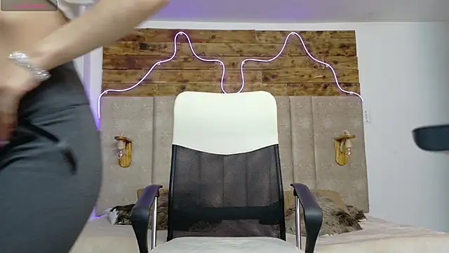 Snapshot of Alektra_bryce chatting on September 11, 2025, 7:58 pm Alektra bryce online show from September 11, 2025, 7:58 pm