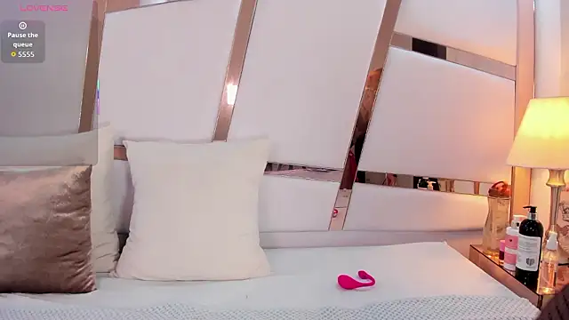 cattaleya get online show from February 2, 2026, 12:15 pm