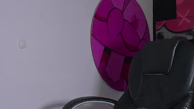 Snapshot of ISAAC_CRYSTON chatting on October 27, 2025, 7:48 pm ISAAC CRYSTON online show from October 27, 2025, 7:48 pm