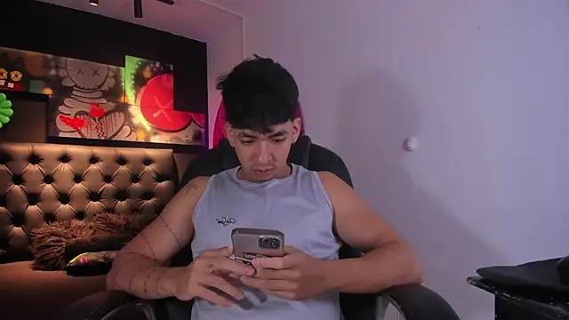 Snapshot of ISAAC_CRYSTON chatting on September 16, 2025, 7:37 pm ISAAC CRYSTON online show from September 16, 2025, 7:37 pm