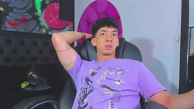 Snapshot of ISAAC_CRYSTON chatting on September 26, 2025, 7:54 pm ISAAC CRYSTON online show from September 26, 2025, 7:54 pm