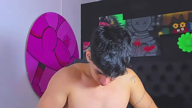 Snapshot of ISAAC_CRYSTON chatting on October 10, 2025, 7:25 pm ISAAC CRYSTON online show from October 10, 2025, 7:25 pm