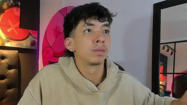 Snapshot of ISAAC_CRYSTON chatting on September 18, 2025, 7:39 pm ISAAC CRYSTON online show from September 18, 2025, 7:39 pm