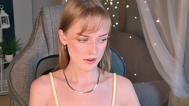 KiraMontoya online show from July 8, 2026, 2:57 am