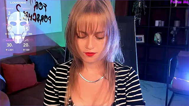 Snapshot of KiraMontoya chatting on September 10, 2025, 5:34 pm KiraMontoya online show from September 10, 2025, 5:34 pm