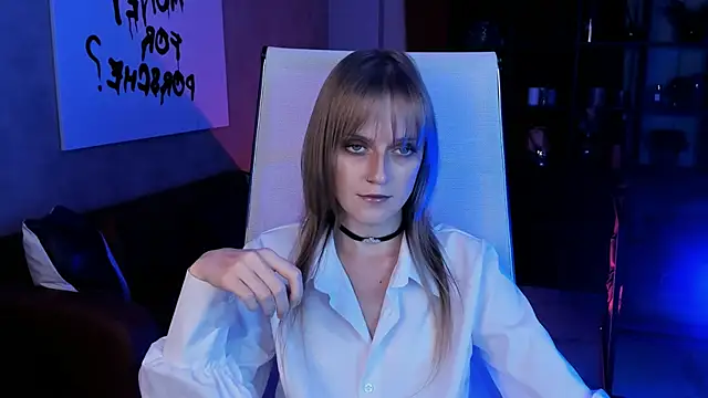 KiraMontoya online show from September 23, 2025, 5:31 pm