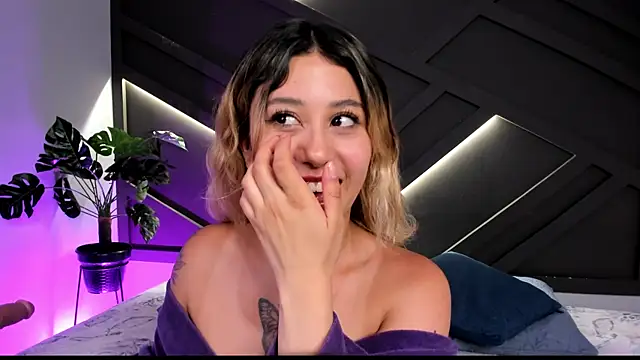 Snapshot of cloe_palmer chatting on February 9, 2025, 12:49 am cloe palmer online show from February 9, 2025, 12:49 am