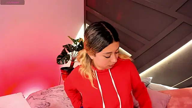 Snapshot of cloe_palmer chatting on March 6, 2025, 11:20 pm cloe palmer online show from March 6, 2025, 11:20 pm