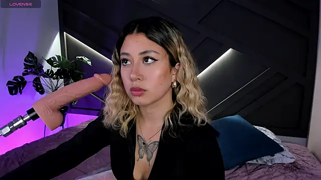 Snapshot of cloe_palmer chatting on February 18, 2025, 8:58 pm cloe palmer online show from February 18, 2025, 8:58 pm