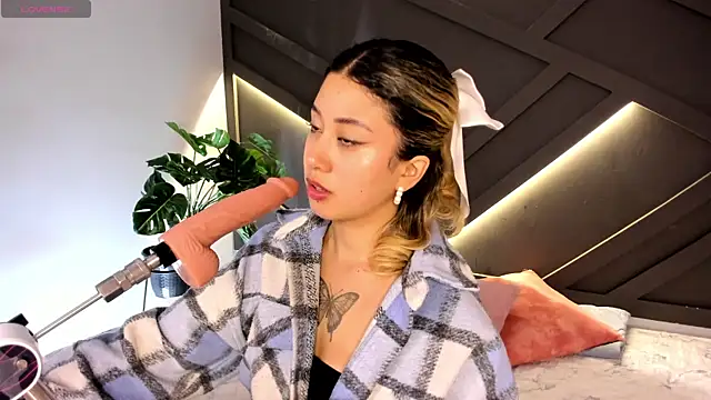 Snapshot of cloe_palmer chatting on March 7, 2025, 10:21 pm cloe palmer online show from March 7, 2025, 10:21 pm