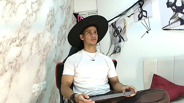 Snapshot of ANDRES_STUD chatting on October 20, 2025, 4:47 am ANDRES STUD online show from October 20, 2025, 4:47 am