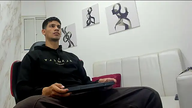 Snapshot of ANDRES_STUD chatting on October 14, 2025, 4:24 am ANDRES STUD online show from October 14, 2025, 4:24 am