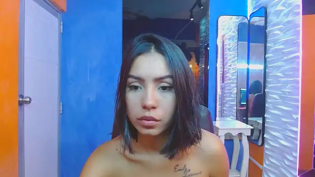 julieta fn online show from December 3, 2025, 1:43 pm