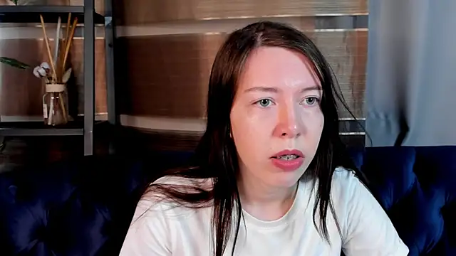 ErlinaBrabazon online show from February 5, 2025, 5:09 am