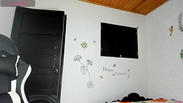 alisson hoffman05 online show from February 26, 2025, 11:54 am