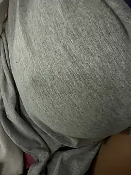 shakybabyx online show from March 4, 2026, 6:15 pm