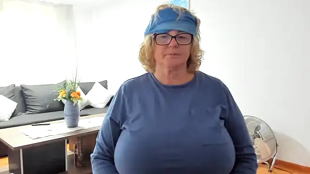 Snapshot of NoraJohnson6 chatting on September 17, 2025, 8:27 am NoraJohnson6 online show from September 17, 2025, 8:27 am