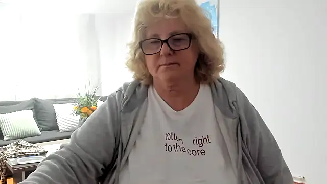 Snapshot of NoraJohnson6 chatting on September 29, 2025, 8:32 am NoraJohnson6 online show from September 29, 2025, 8:32 am