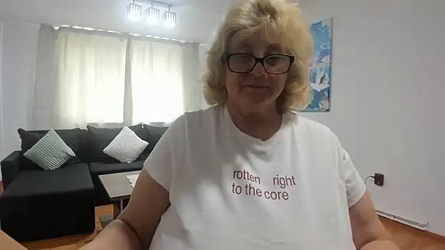 Snapshot of NoraJohnson6 chatting on September 28, 2025, 8:32 am NoraJohnson6 online show from September 28, 2025, 8:32 am