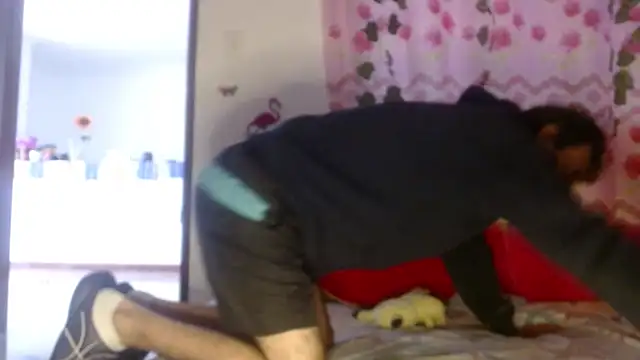 jeans and emma online show from March 12, 2025, 1:19 pm