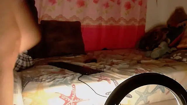 jeans and emma online show from March 14, 2025, 4:43 am